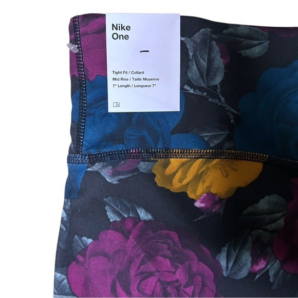 Nike One Icon Clash Black Floral Short - Picture 8 of 9